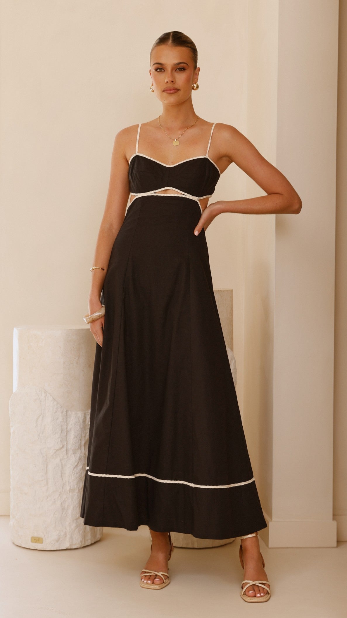 Amoura Maxi Dress