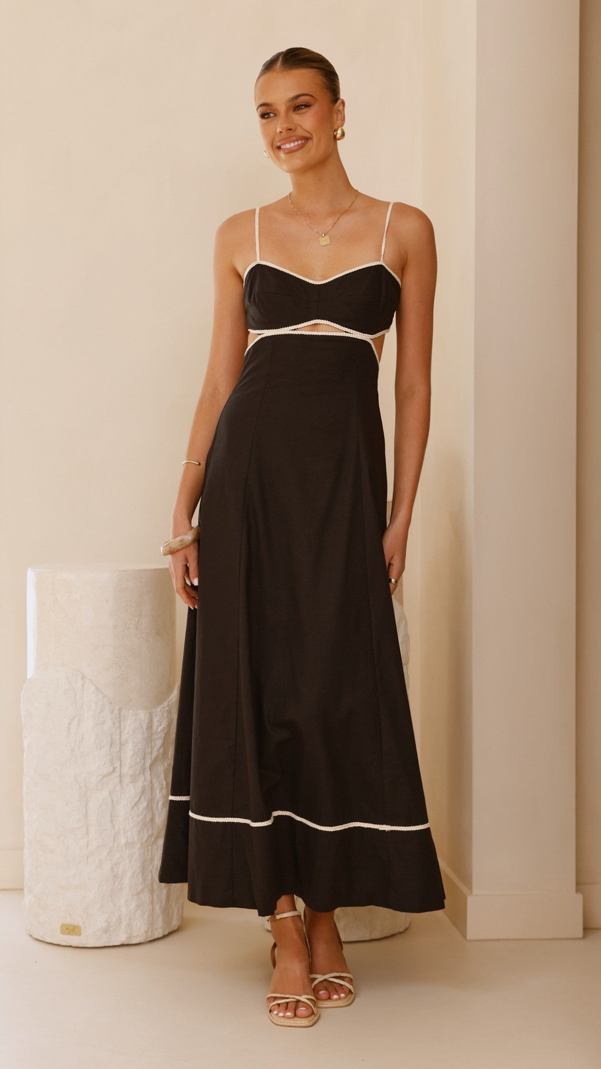 Amoura Maxi Dress