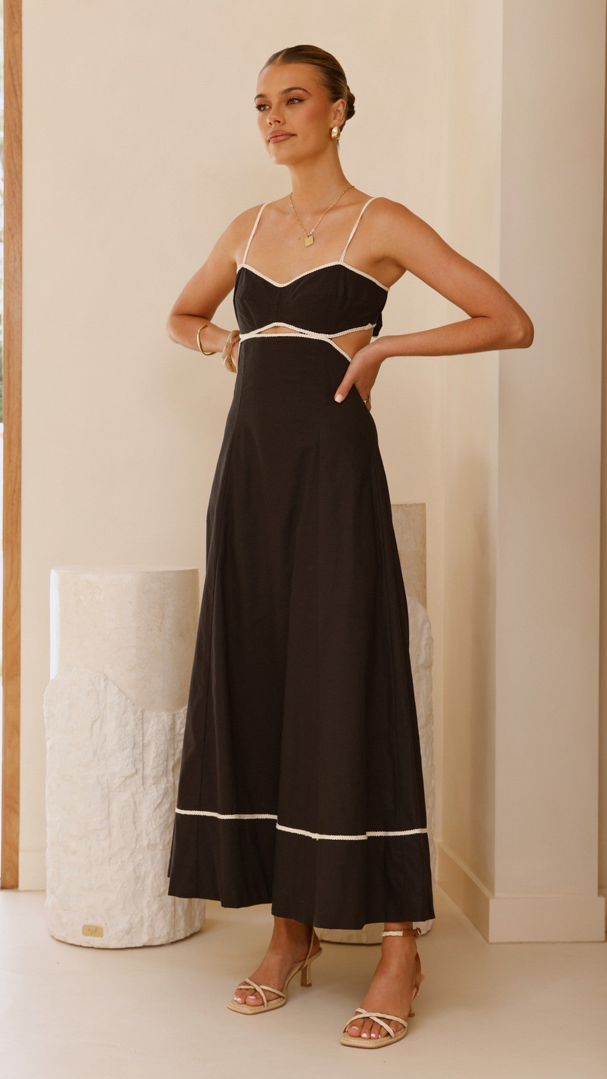 Amoura Maxi Dress