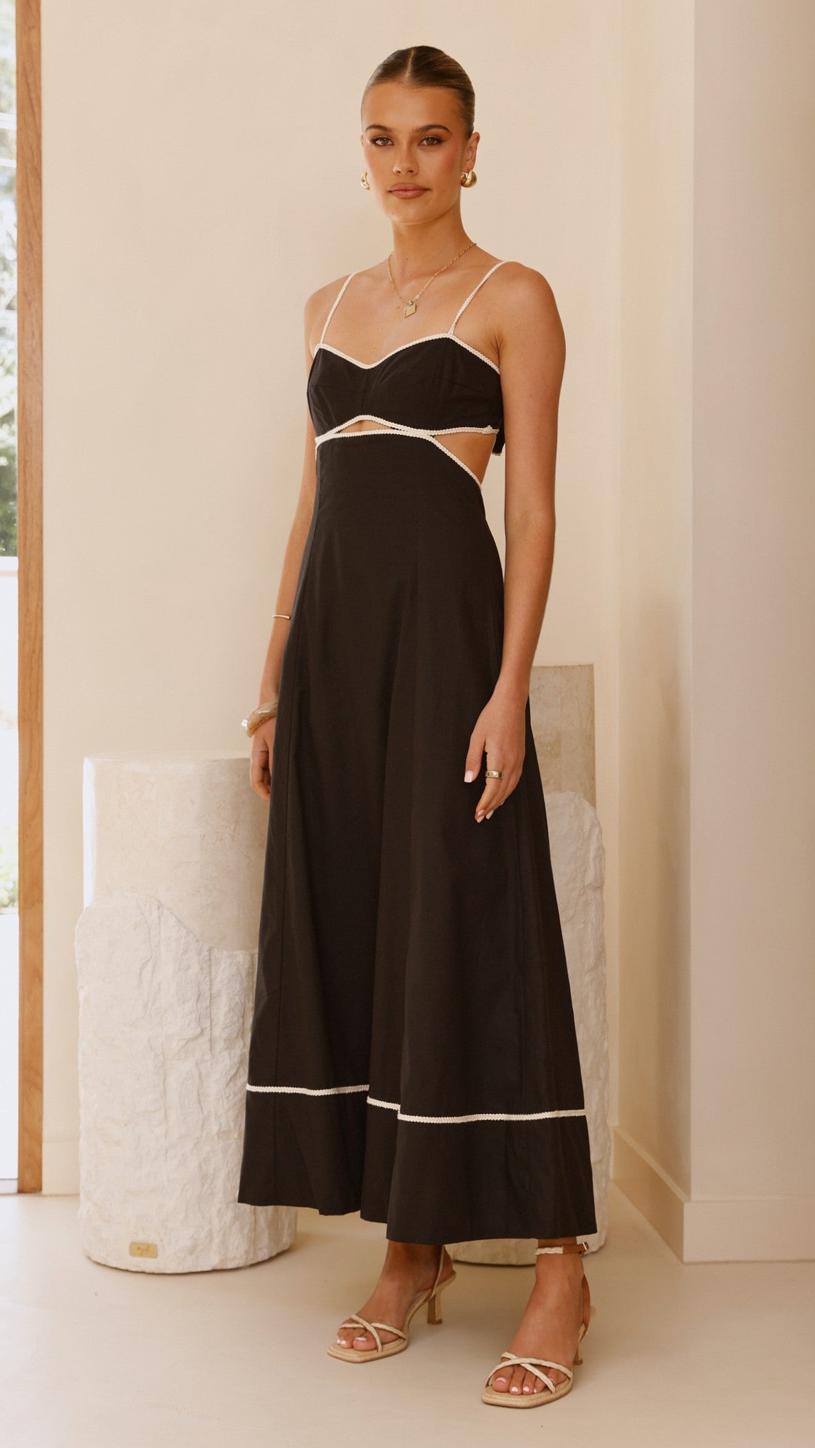Amoura Maxi Dress