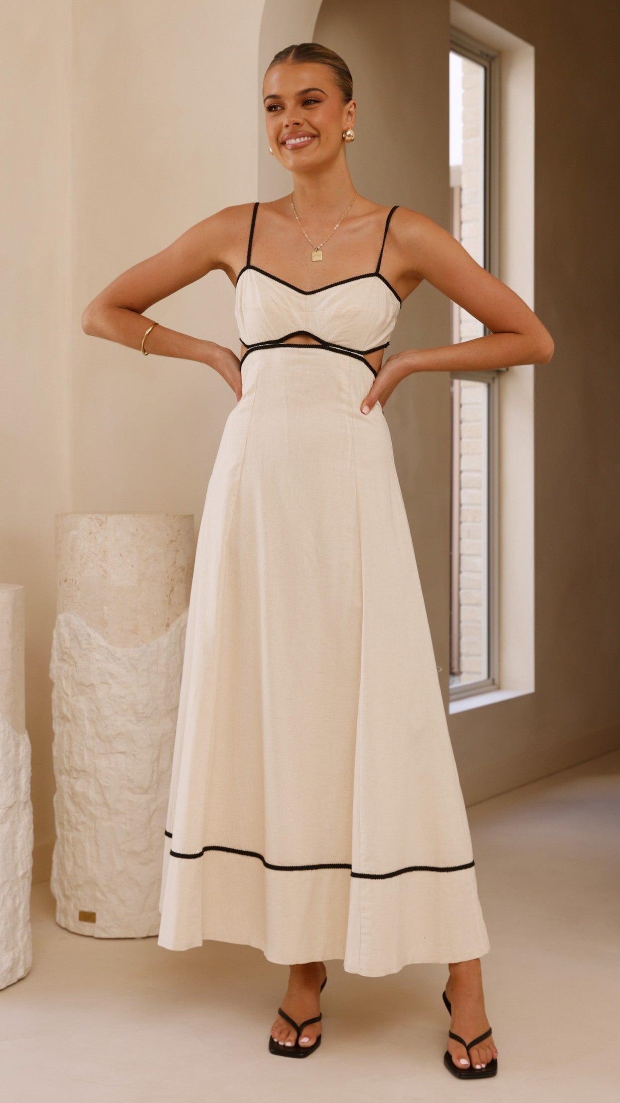 Amoura Maxi Dress