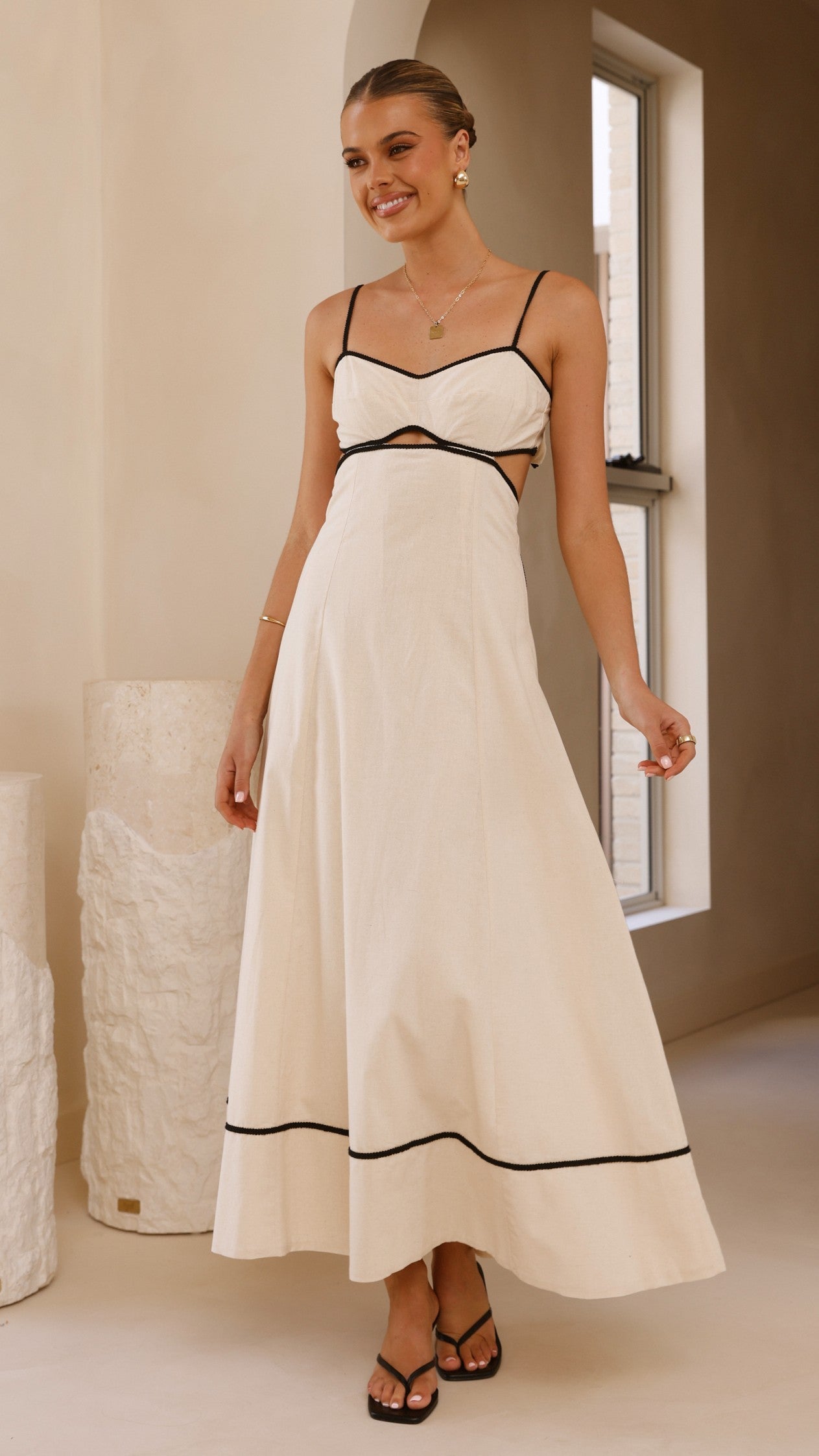 Amoura Maxi Dress