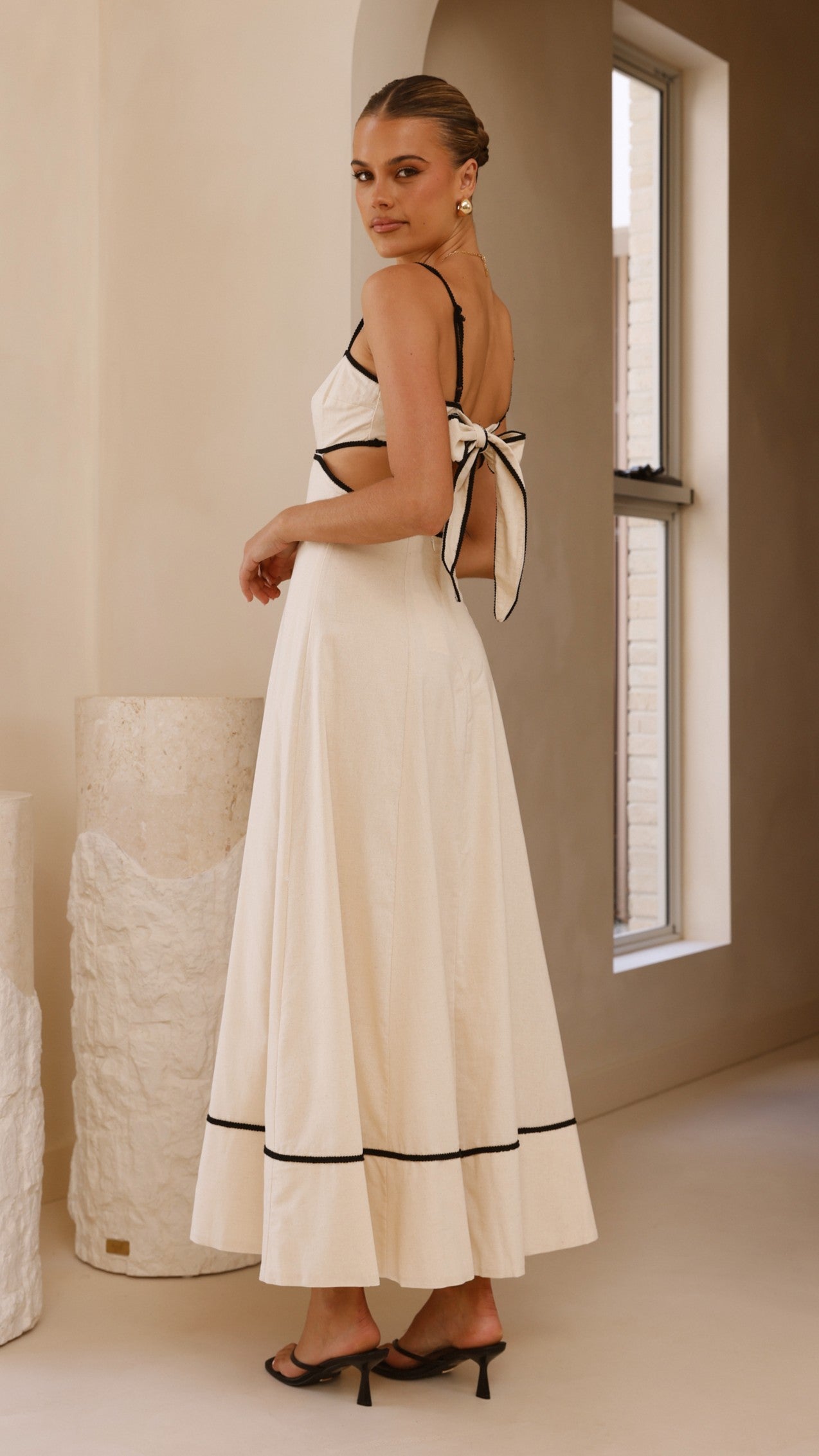 Amoura Maxi Dress